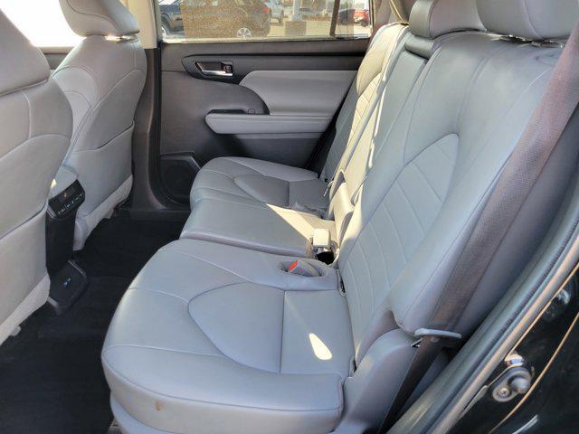 used 2022 Toyota Highlander car, priced at $38,999