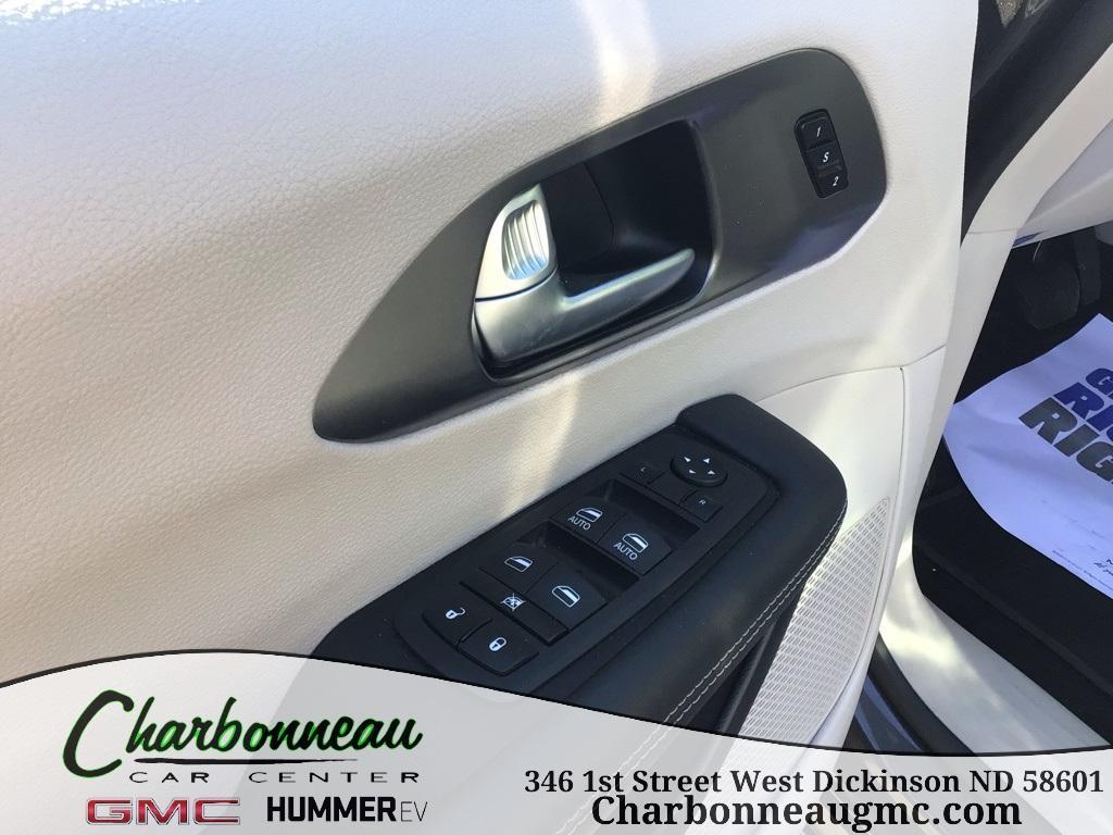 used 2023 Chrysler Pacifica car, priced at $25,000