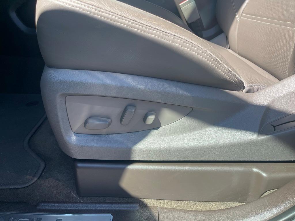 used 2018 GMC Yukon car, priced at $26,000