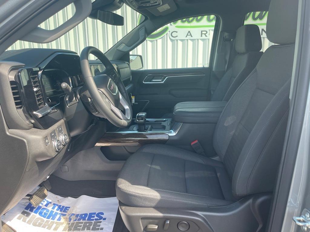 new 2025 GMC Sierra 1500 car, priced at $48,340