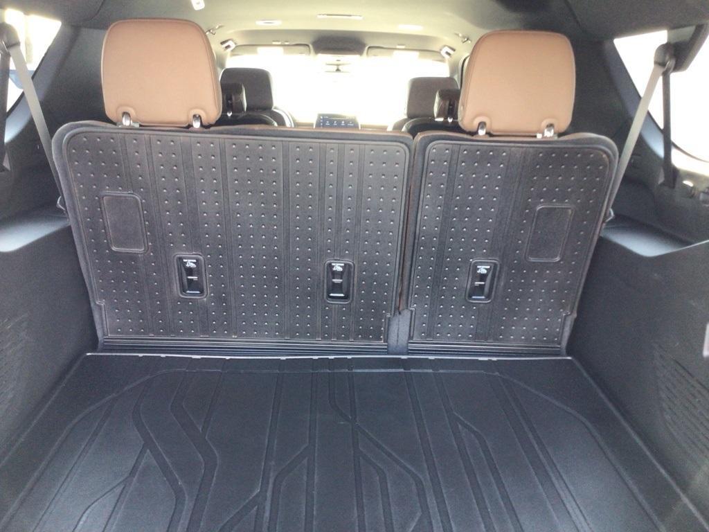 used 2024 Chevrolet Suburban car, priced at $76,000