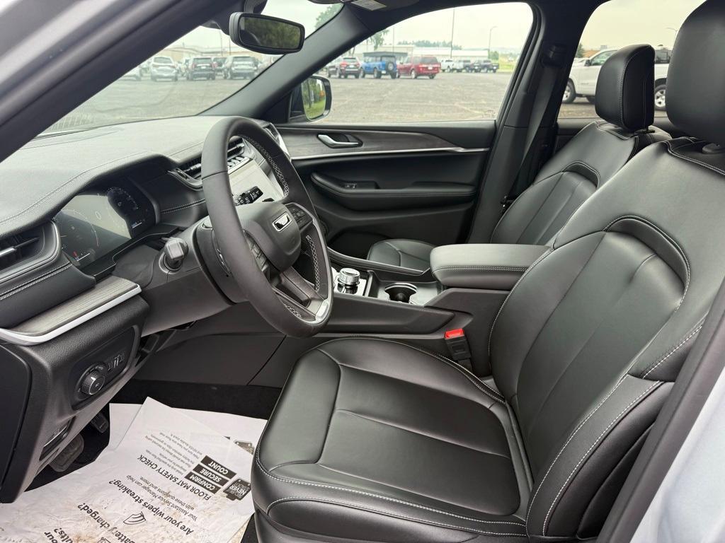 new 2025 Jeep Grand Cherokee L car, priced at $46,888