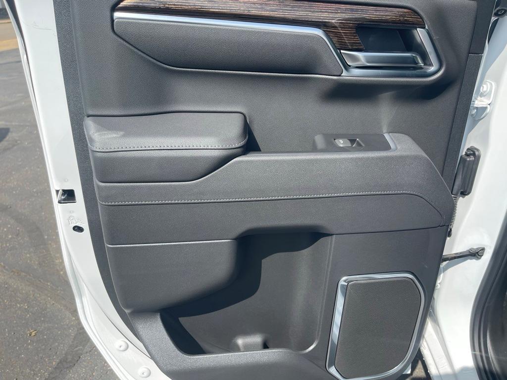 new 2025 GMC Sierra 1500 car, priced at $49,250