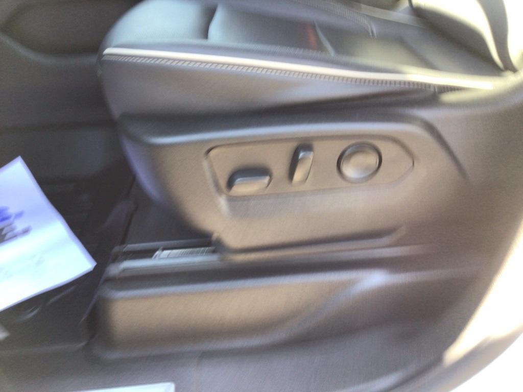 used 2023 GMC Yukon XL car, priced at $61,000