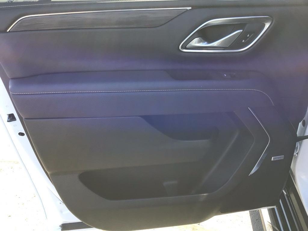 used 2023 GMC Yukon XL car, priced at $61,000