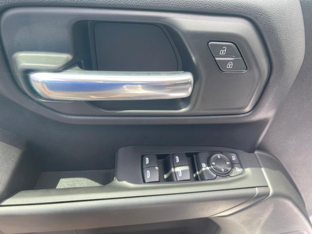 new 2025 GMC Sierra 1500 car, priced at $47,144