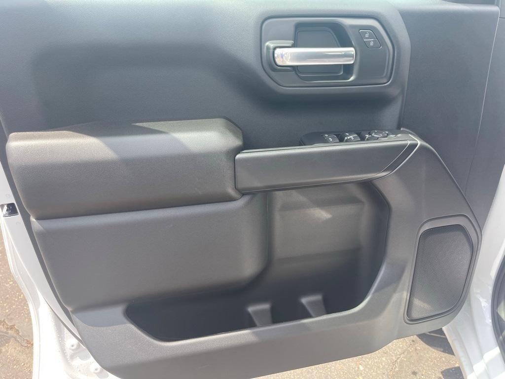 new 2025 GMC Sierra 1500 car, priced at $47,144