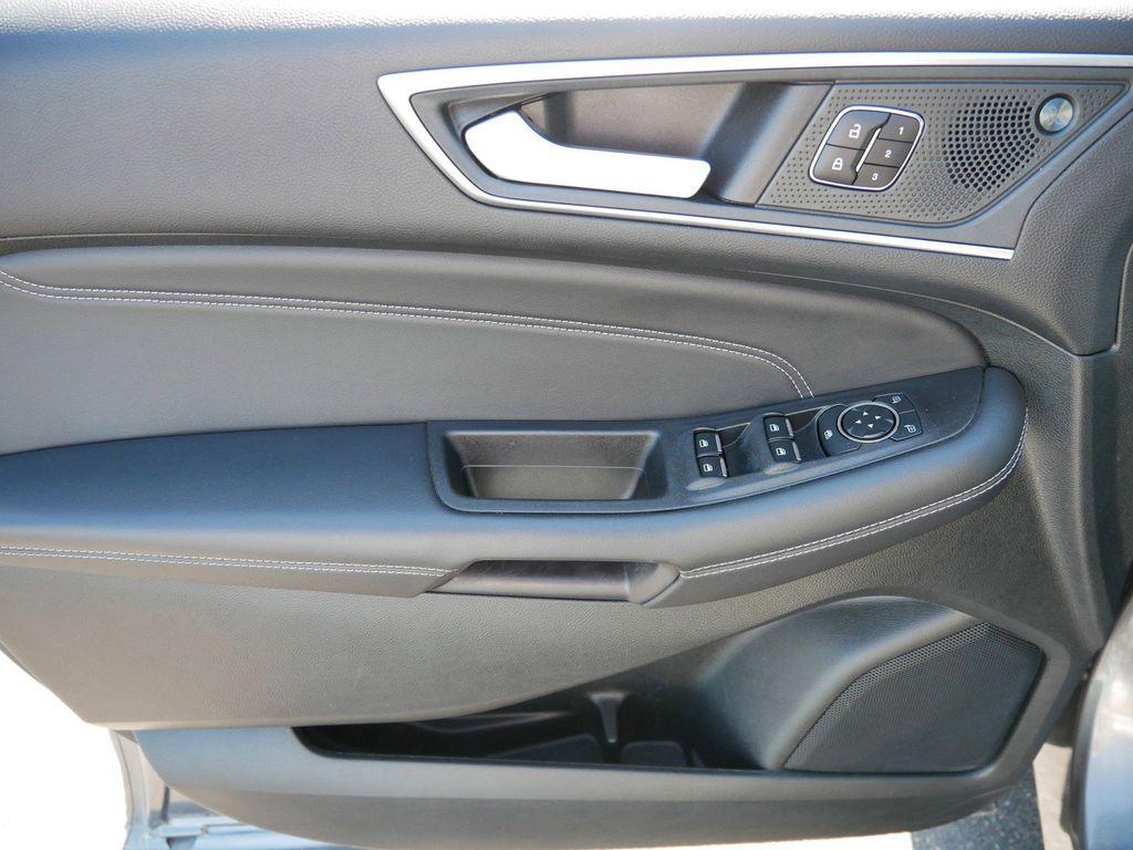 used 2024 Ford Edge car, priced at $26,999