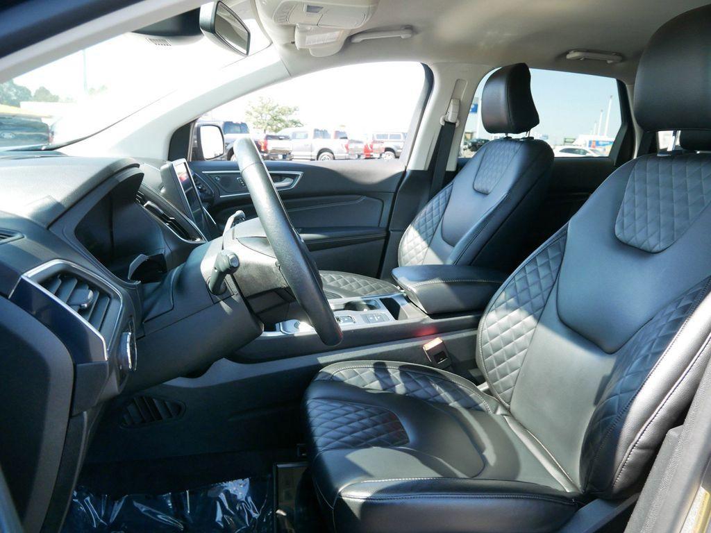 used 2024 Ford Edge car, priced at $26,999