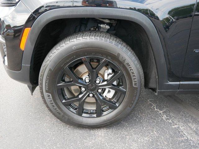 used 2024 Jeep Grand Cherokee car, priced at $34,999