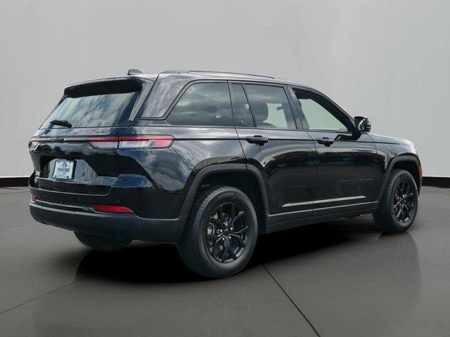 used 2024 Jeep Grand Cherokee car, priced at $34,999