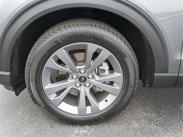 used 2025 Ford Explorer car, priced at $38,999