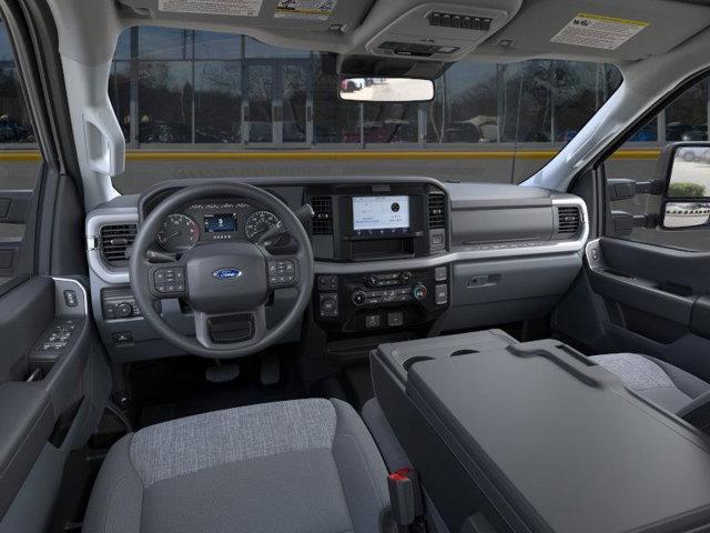 new 2025 Ford F-350 car