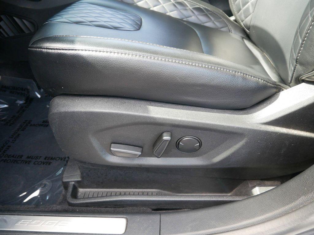 used 2024 Ford Edge car, priced at $25,999