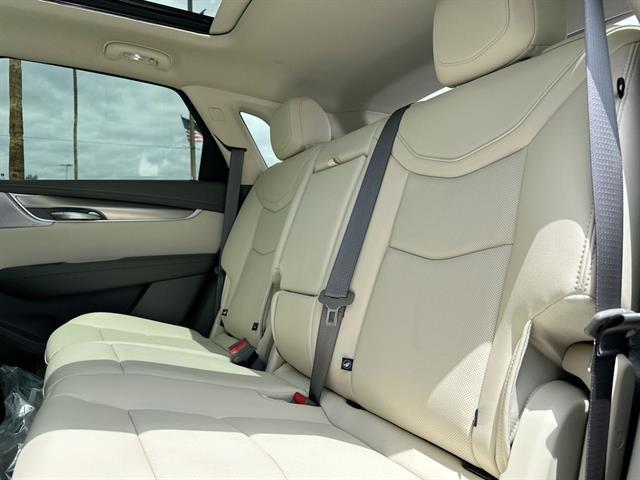 new 2025 Cadillac XT5 car, priced at $53,990