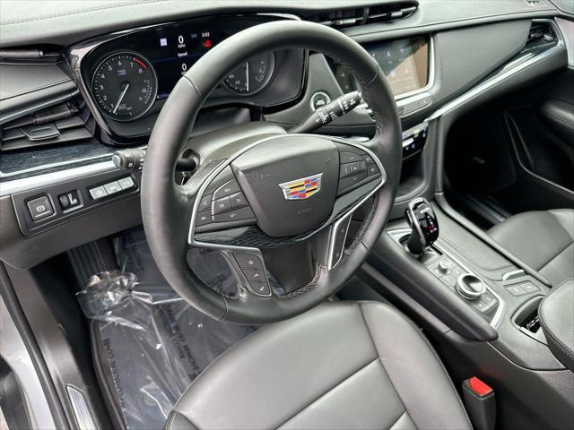 new 2025 Cadillac XT5 car, priced at $51,765