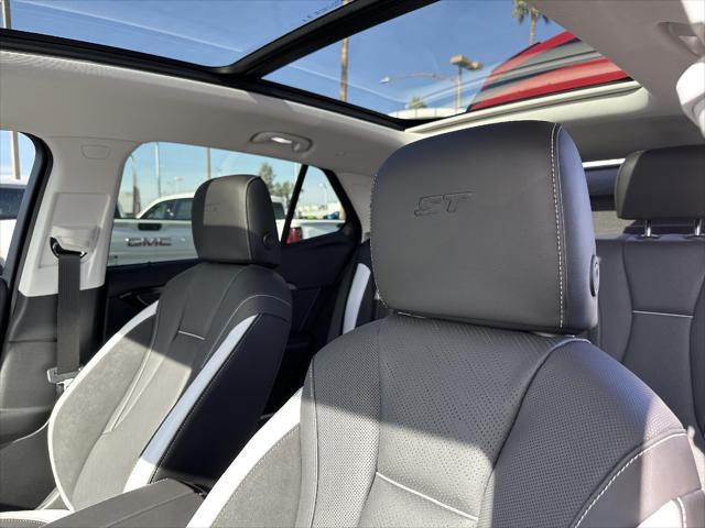 new 2025 Buick Envision car, priced at $39,799