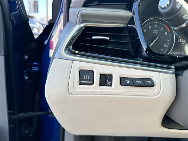 new 2025 Cadillac XT6 car, priced at $52,915