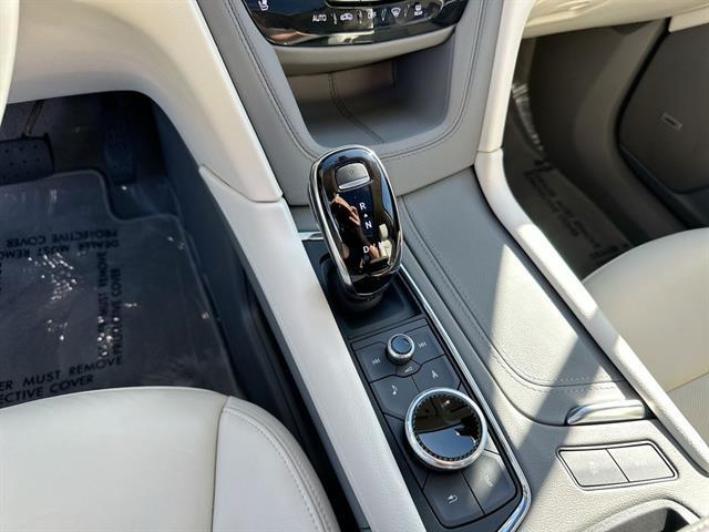 new 2025 Cadillac XT6 car, priced at $52,915