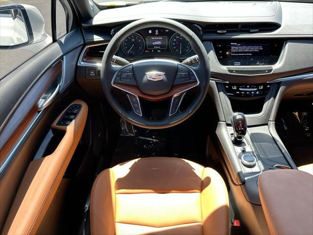new 2025 Cadillac XT5 car, priced at $54,590