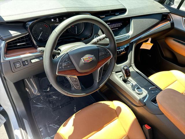 new 2025 Cadillac XT5 car, priced at $54,590