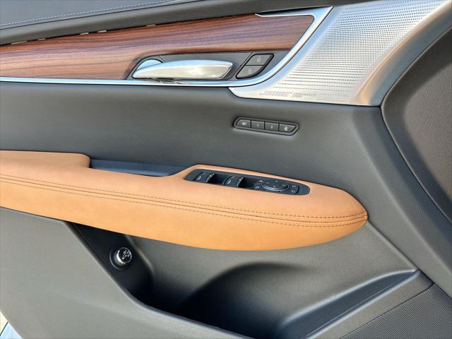 new 2025 Cadillac XT5 car, priced at $54,590