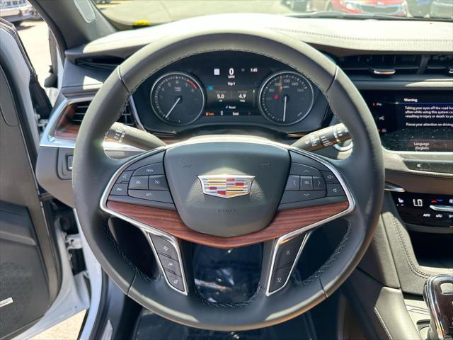 new 2025 Cadillac XT5 car, priced at $54,590