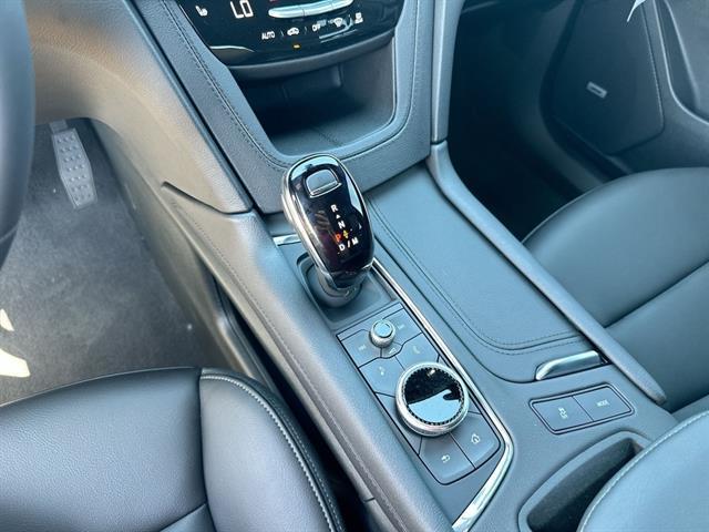 new 2025 Cadillac XT6 car, priced at $44,165