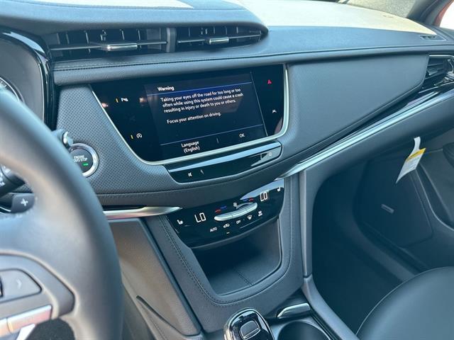 new 2025 Cadillac XT6 car, priced at $44,165