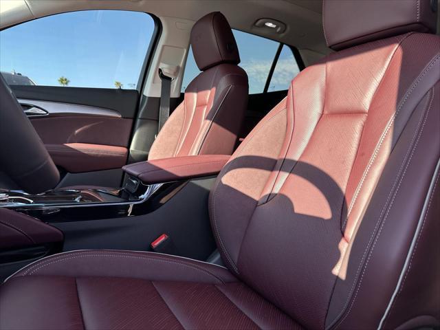 new 2025 Buick Envision car, priced at $39,986