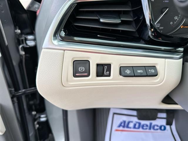 new 2025 Cadillac XT6 car, priced at $53,590