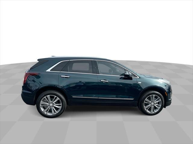 new 2025 Cadillac XT5 car, priced at $50,090