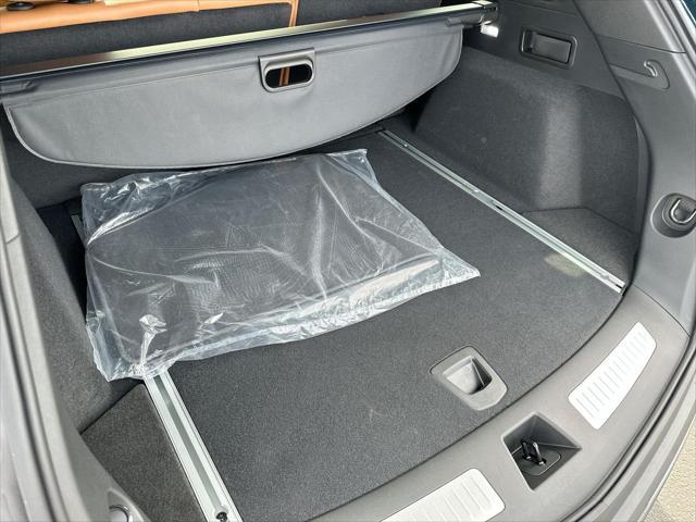 new 2025 Cadillac XT5 car, priced at $50,090