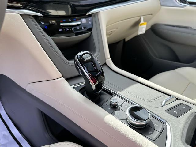 new 2025 Cadillac XT6 car, priced at $58,290