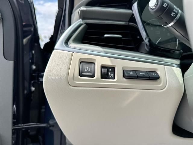 new 2025 Cadillac XT5 car, priced at $56,290