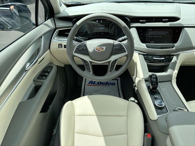 new 2025 Cadillac XT5 car, priced at $56,290