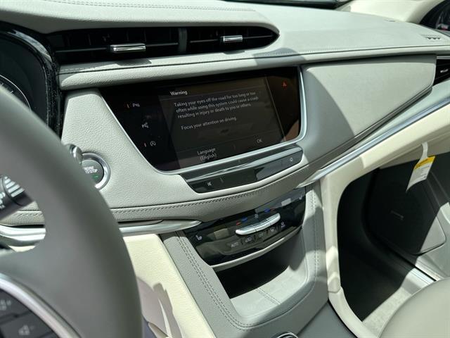 new 2025 Cadillac XT5 car, priced at $48,290