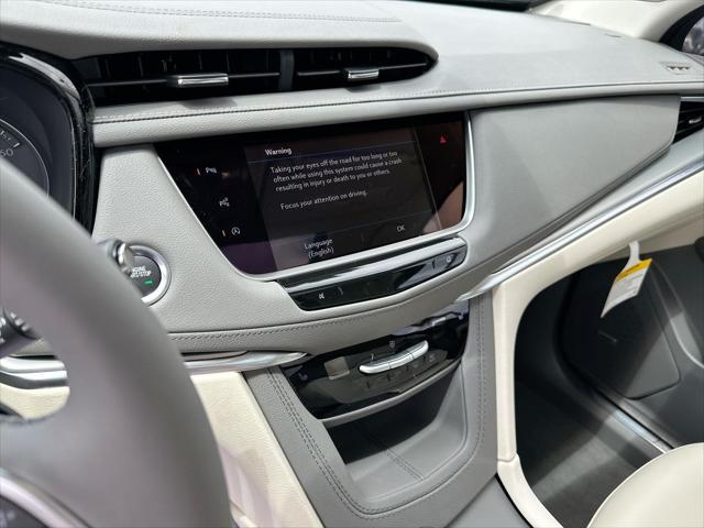 new 2025 Cadillac XT5 car, priced at $51,134