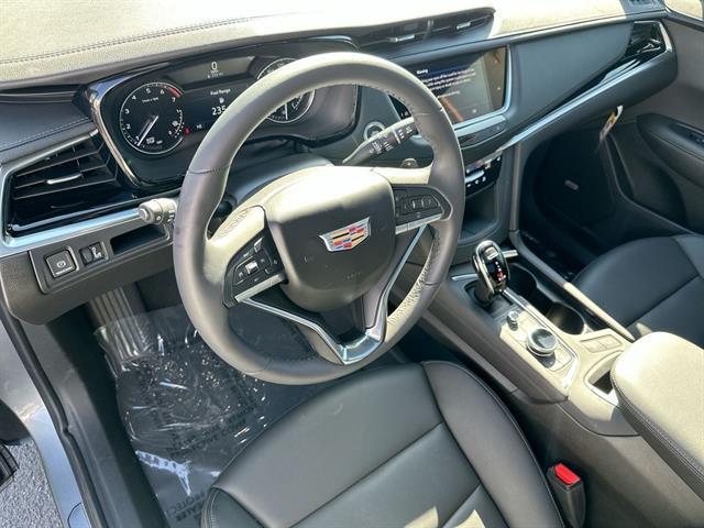 new 2025 Cadillac XT6 car, priced at $42,840