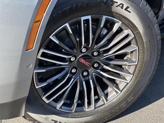 new 2025 GMC Yukon XL car, priced at $80,184