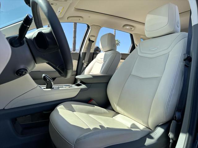 new 2025 Cadillac XT5 car, priced at $53,434