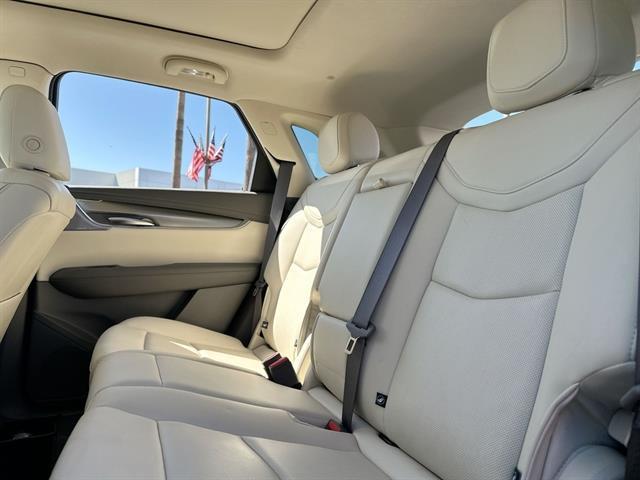 new 2025 Cadillac XT5 car, priced at $52,390
