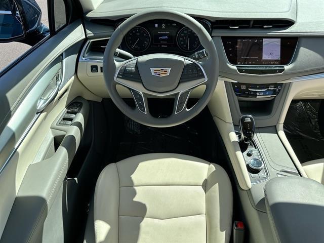 new 2025 Cadillac XT5 car, priced at $52,390