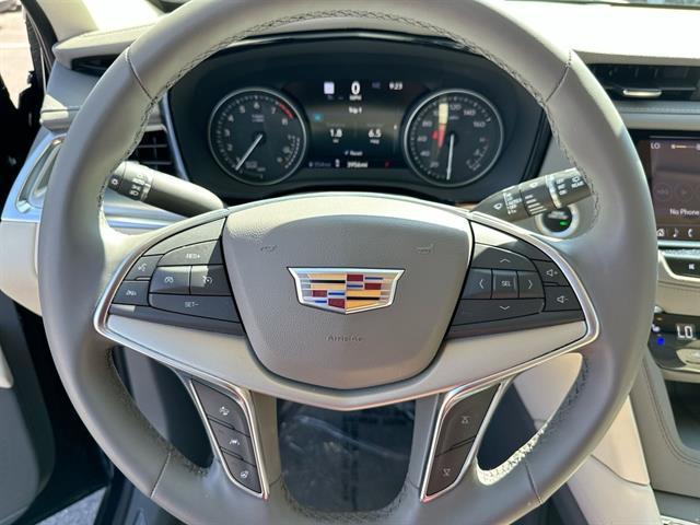 new 2025 Cadillac XT5 car, priced at $52,390