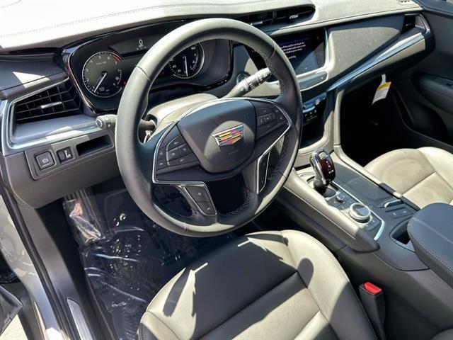 new 2025 Cadillac XT5 car, priced at $38,790