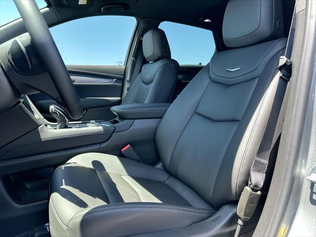 new 2025 Cadillac XT5 car, priced at $44,790