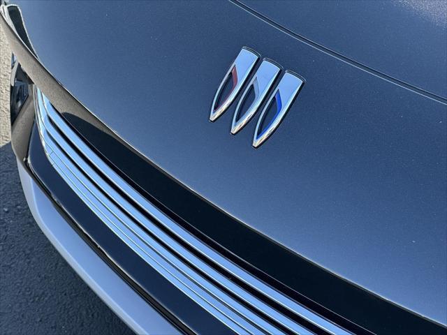 new 2025 Buick Envista car, priced at $23,536