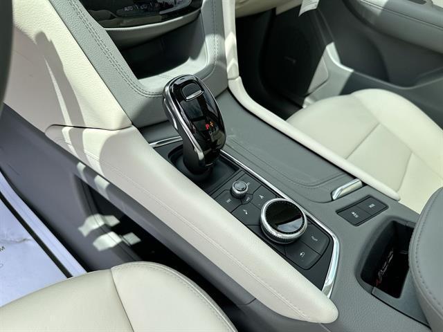 new 2025 Cadillac XT5 car, priced at $48,990