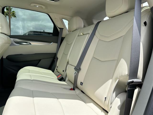 new 2025 Cadillac XT5 car, priced at $48,990