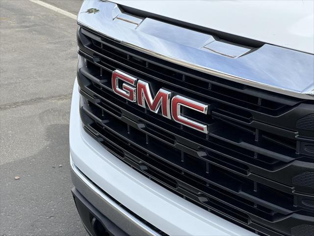 new 2025 GMC Sierra 1500 car, priced at $43,030